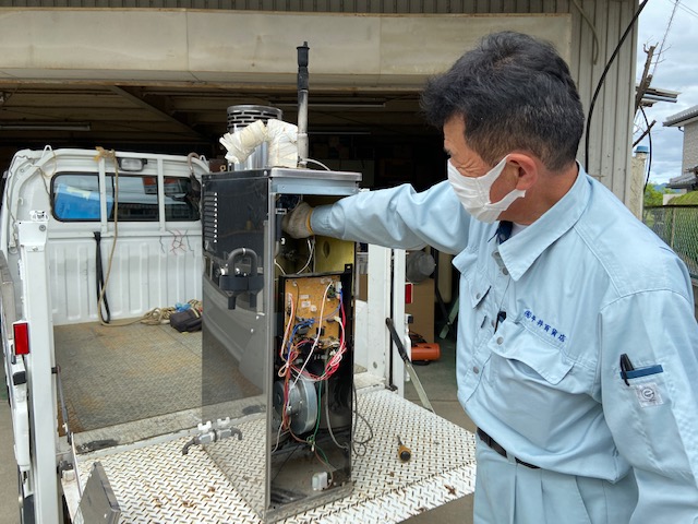 石油給湯器（ボイラー）の排気筒から黒煙が…